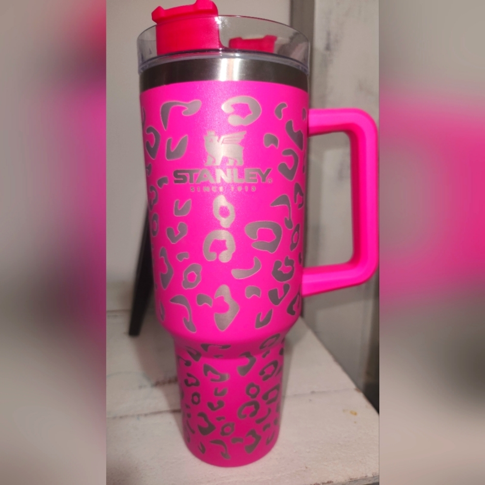 Neon Pink Cheetah 40 Oz Tumbler